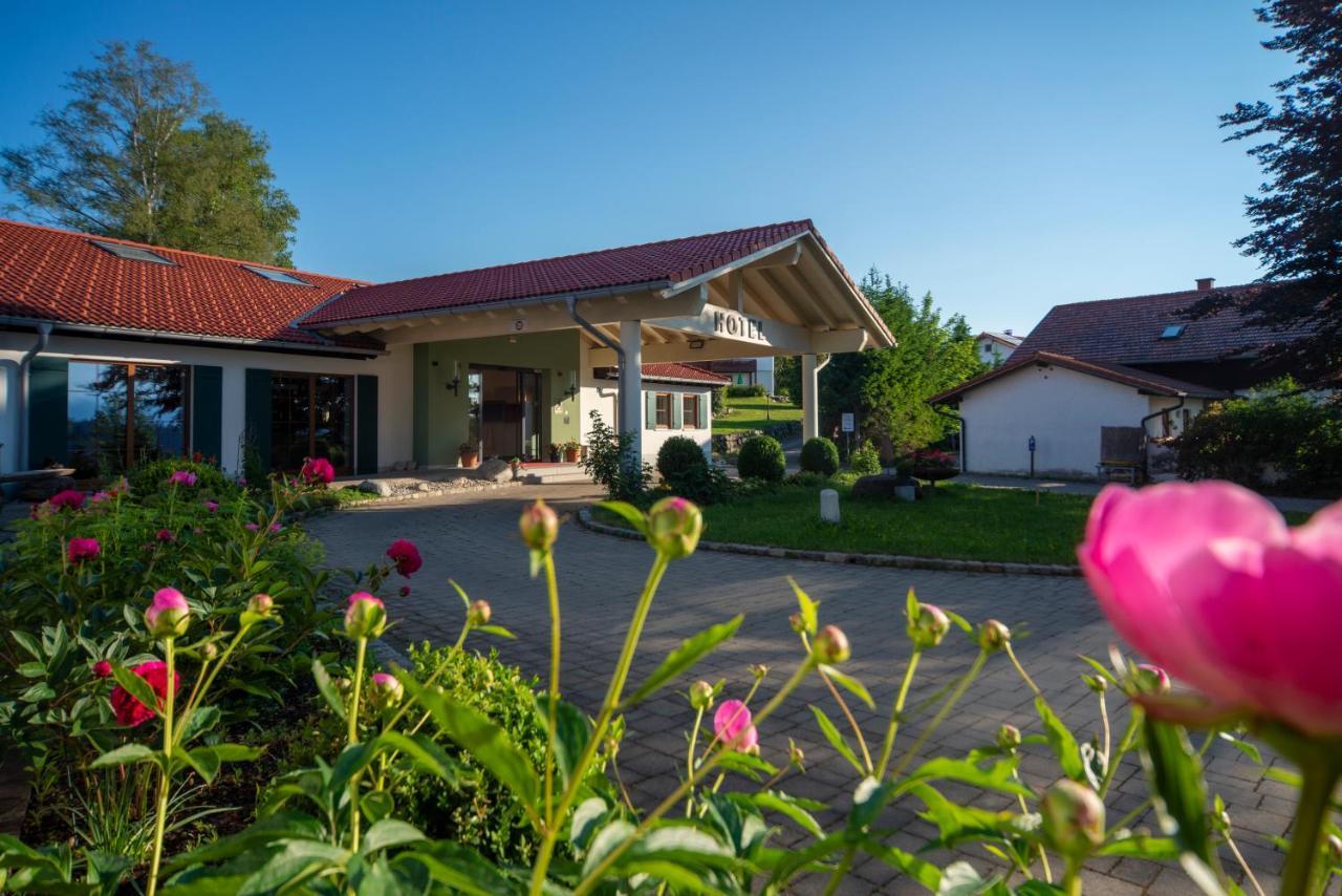 Landhotel Gockelwirt Эйзенберг Экстерьер фото
