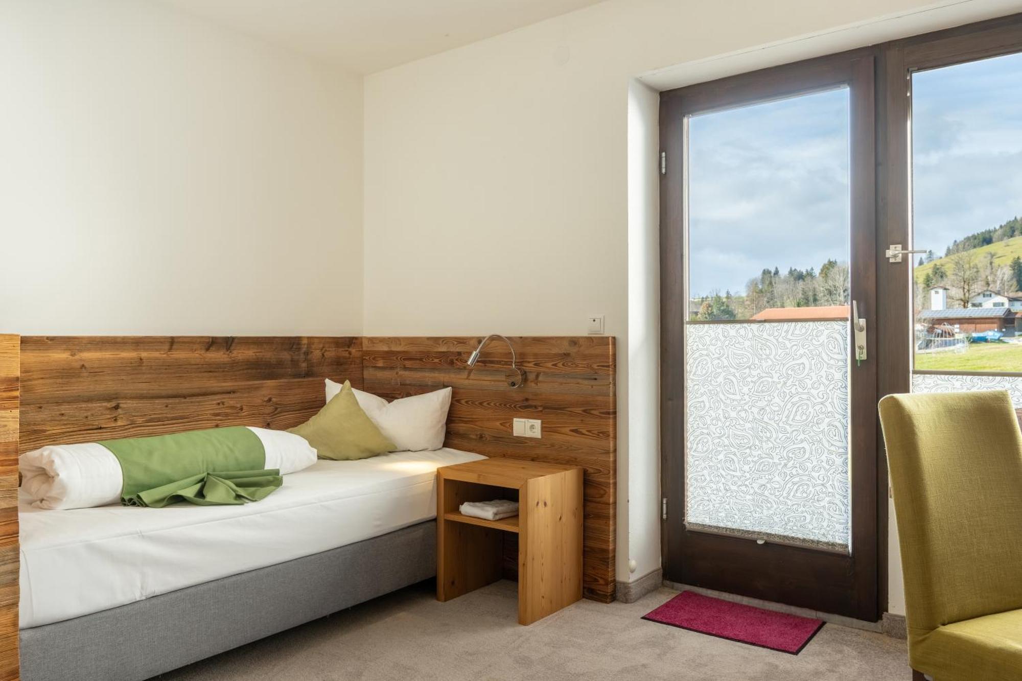 Landhotel Gockelwirt Эйзенберг Экстерьер фото